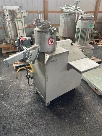 10 liter Henschel #FM10, high intensity mixer, pneumatic actuated discharge valve, 3-tier blades - Image 1
