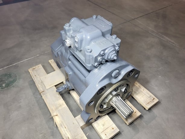 Hitachi #4447867, piston pump, new surplus - Image 5