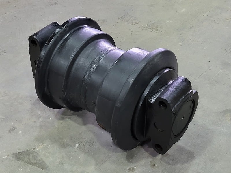 Hitachi track idler assembly #9173146M, new surplus - Image 4