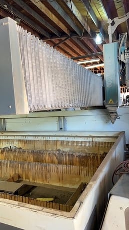 Flow #Mach-200-4020-Pivot, CNC waterjet, 30 HP, 60000 psi, 6' x 13.4'table, hopper, 2020 - Image 2