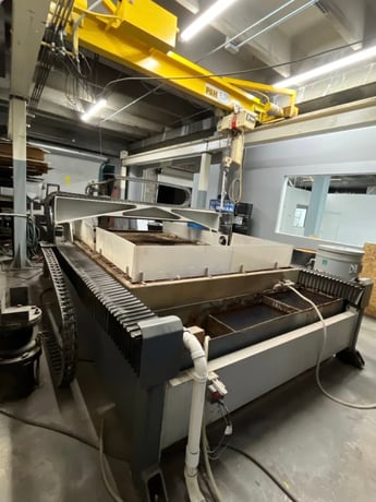 Flow #Mach-2-2030C, waterjet, FlowMaster Control, 6' x 10' table, 30 HP, 60000 psi, 2015 - Image 2