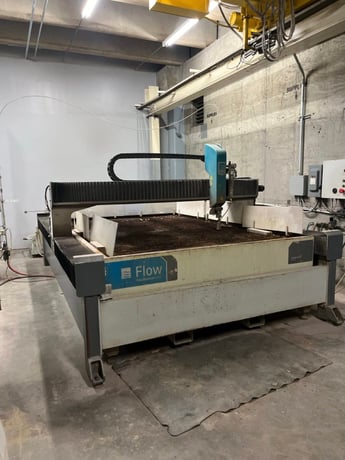 Flow #Mach-2-2030C, waterjet, FlowMaster Control, 6' x 10' table, 30 HP, 60000 psi, 2015 - Image 8