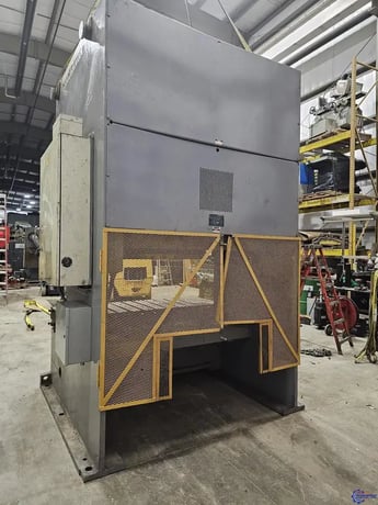 165 Ton, Komatsu #OBW150-2, gap frame press, 7.87" stroke, 18.11" Shut Height, 30-65 VSPM, 15 HP, 78" x29.9" - Image 4