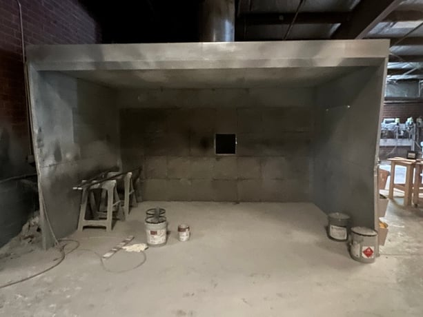Spray booths, approx 15' x 12' (3 available) - Image 2