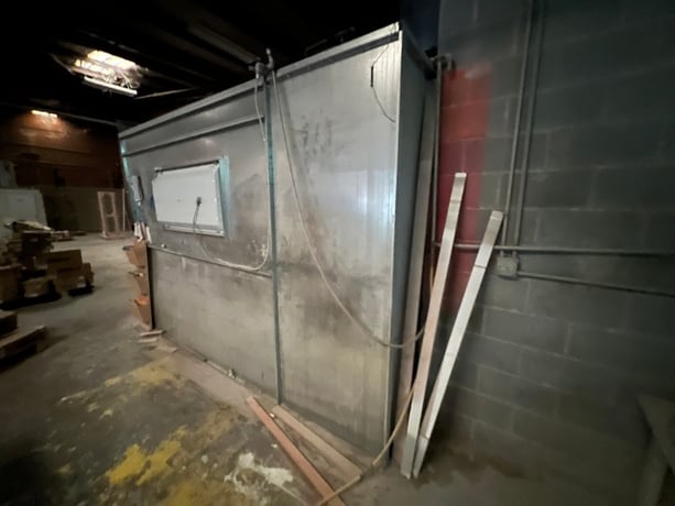 Spray booths, approx 15' x 12' (3 available) - Image 3