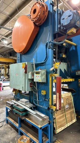 150 Ton, Niagara #PN-150-72-48, straight side double crank press, Shadow II light curtains, floor mounts, 1965 - Image 3
