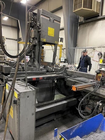 20" x 24" Hemsaw #VT130HA-60, high speed production vertical band saw, 19' x 1.5" blade, 10 HP, 2004 - Image 8