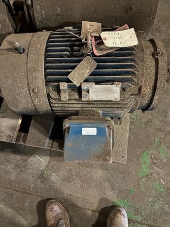 30 HP 1180 RPM Siemens, Frame 326T, 460 Volts, Squirrel Cage, electrically OK - Image 2