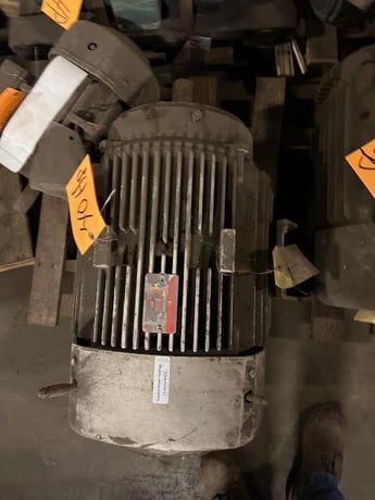 40 HP 1765 RPM General Electric, Frame 324TC, 460 Volts, Squirrel Cage, electrically OK - Image 2