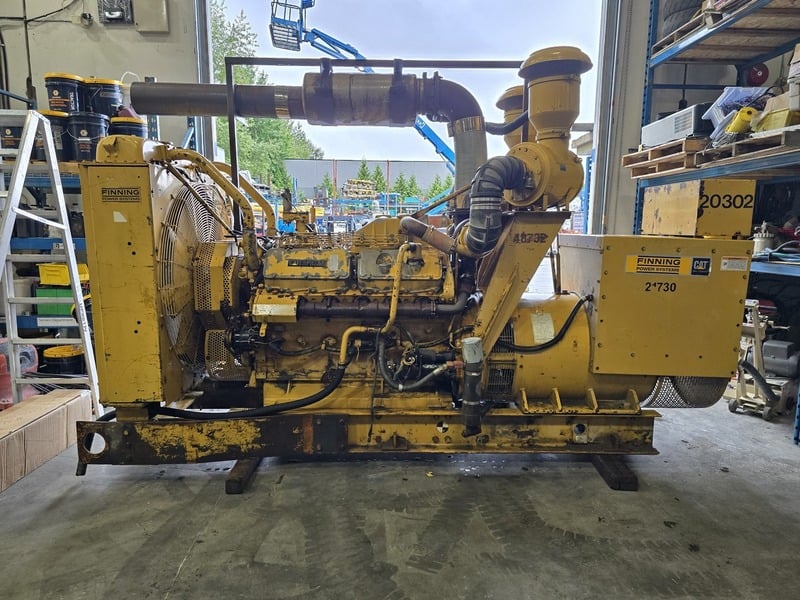 545 KW Caterpillar #3412, diesel generator, 817 HP, 480 Volts, 1997 - Image 9