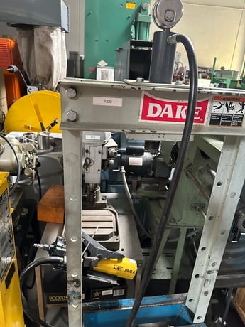 10 Ton, Dake #972210, pneumatic H-frame press, 10000 psi, 8" stroke, 38" DL - Image 2