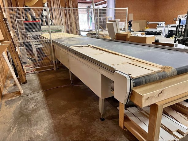 SCMI #Pratix-N-15, CNC router, 5' x 12' table, scissor lift, outfeed table, (2) 10 HP vacuum pumps, 2014 - Image 4