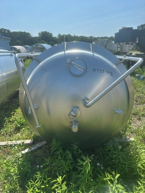 750 gallon 304 Stainless Steel fermenter tank, 4' dia. x 8' straight side, cone bottom, dished top, 2019 - Image 2