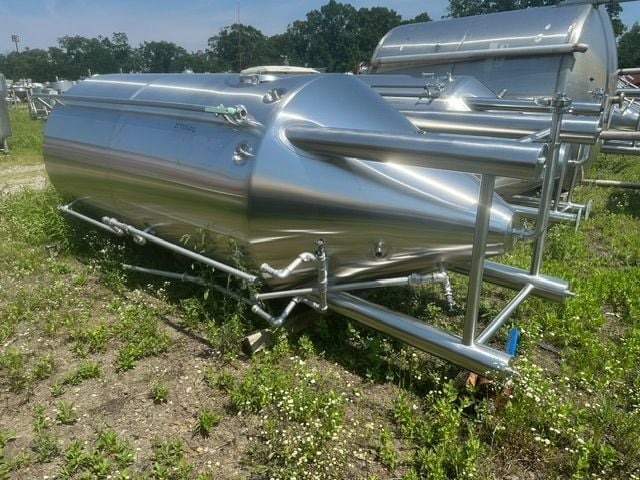 750 gallon 304 Stainless Steel fermenter tank, 4' dia. x 8' straight side, cone bottom, dished top, 2019 - Image 4