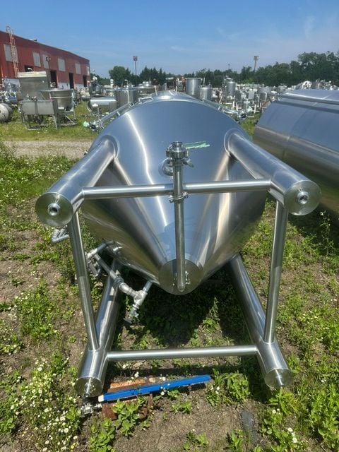 750 gallon 304 Stainless Steel fermenter tank, 4' dia. x 8' straight side, cone bottom, dished top, 2019 - Image 5