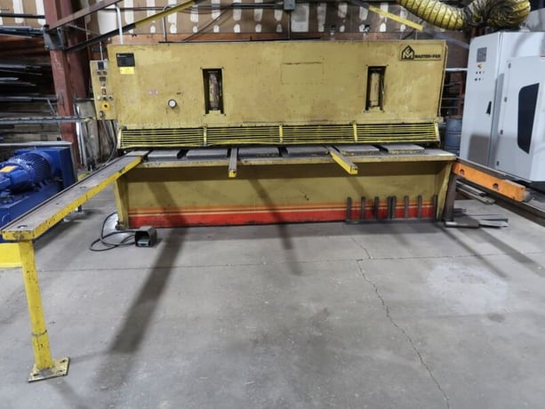 1/2" x 10' Masterfab, hydraulic power squaring shear, front operated power back gauge, 8' squaring arm, (2) - Image 3
