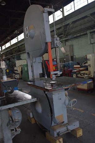41.5" x 21" Tannewitz #RHS, vertical band saw, tilting main table & auxiliary table, 7.5 HP - Image 4