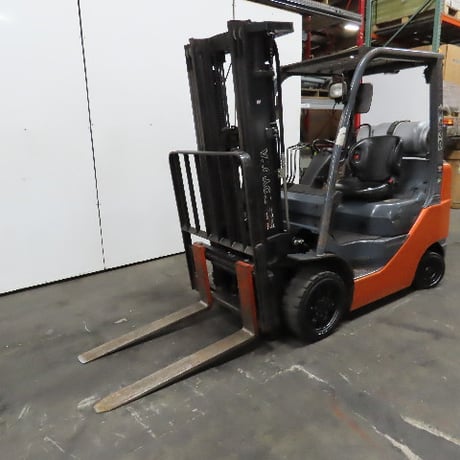 5000 lb. Toyota #8FGCU25, 3 stage LP gas forklift, 189" lift, 42" x 4" forks 2016 - Image 3