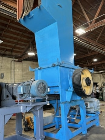 36" x 42" Open rotor granulator, 4 adjustable fly knives, 3 bed knives, 75 -150 HP - Image 1