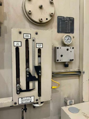140 Ton, Wysong #MTH140-120, hydraulic brake, 10' overall, 102" between housing, 8" stroke, 17" open height - Image 3