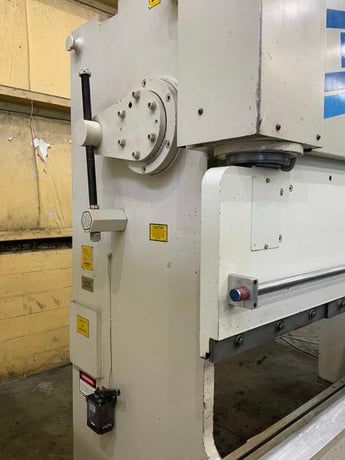 140 Ton, Wysong #MTH140-120, hydraulic brake, 10' overall, 102" between housing, 8" stroke, 17" open height - Image 8