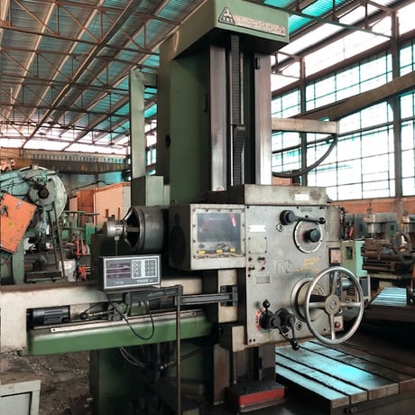 3.5" Tos #W9A, ISO 40, power draw bar, 39" x44" pwr rotary table, 3-Axis digital read out, 18 speeds: 28-1400 - Image 5