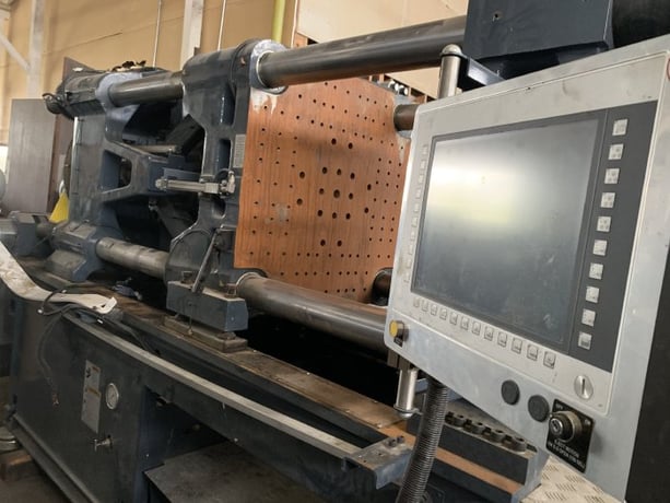 310 Ton, 26.6 oz., Cincinnati Milacron #MTS310, injection molder, 2.36" screw, 37" x37" platen, 36" x36" tie - Image 5