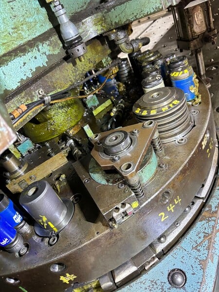 50 Ton, Amada #Como-588, CNC turret punch, Fanuc control, tooling, 44 stations, 1987 - Image 2