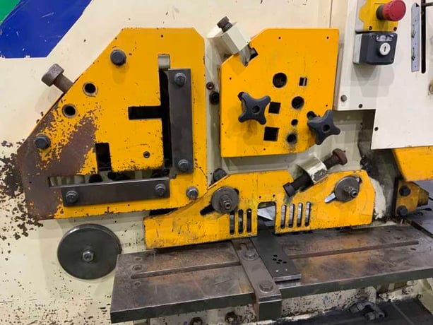 6" x 6" x 1/2" Geka #Hydracrop-SD110, Ironworker, 110 Ton, 24" Throat, 3" Stroke, 7.5 HP, 2003 - Image 4
