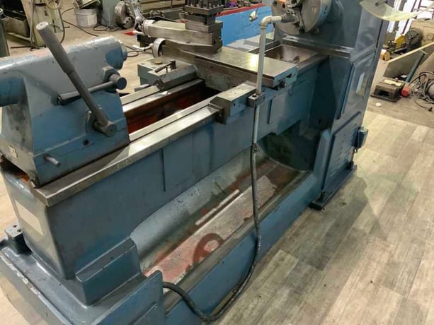 17" x 40" Osama-SR #SJ17006, Gap Bed Engine Lathe, 17" Swing, 2000 RPM, 56 TPI, 10" 3-Jaw Chucks, 5 HP, 1984 - Image 8