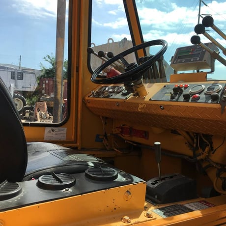 Broderson RT/300, 4x4x4 Rough Terrain Crane, 20' boom extension, 3750 hours, Cummins QSB5.9L diesel engine - Image 3
