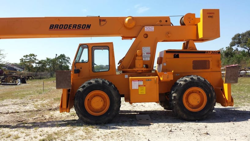 Broderson RT/300, 4x4x4 Rough Terrain Crane, 20' boom extension, 3750 hours, Cummins QSB5.9L diesel engine - Image 6