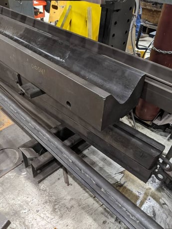750 Ton, Cincinnati #750H, Press Brake, 16' BW, 2'-5 3/4" bet. Housing, 12" Stroke, Bending capacity 1" x 11' - Image 9