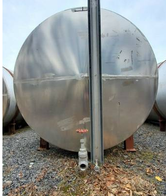 5800 gallon 304 Stainless Steel Horizontal Tank on legs, 82" H x 300" L, 2.5" fitting size - Image 6
