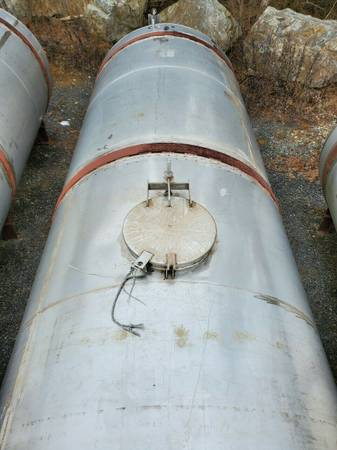 5800 gallon 304 Stainless Steel Horizontal Tank on legs, 82" H x 300" L, 2.5" fitting size - Image 7