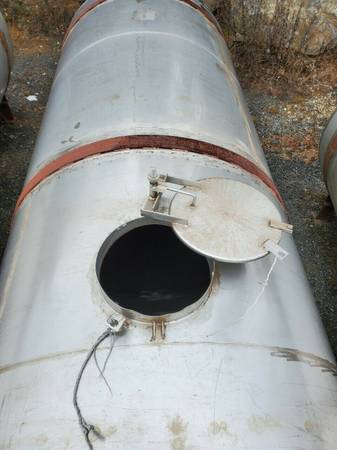 5800 gallon 304 Stainless Steel Horizontal Tank on legs, 82" H x 300" L, 2.5" fitting size - Image 8