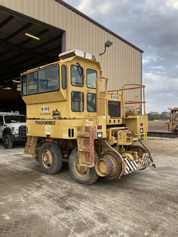 Railcar Mover, Trackmobile #4150TM, 42135 lb. Tractive Effort Rating, 130 HP, 6 cylinder, 4 speeds forward - Image 4