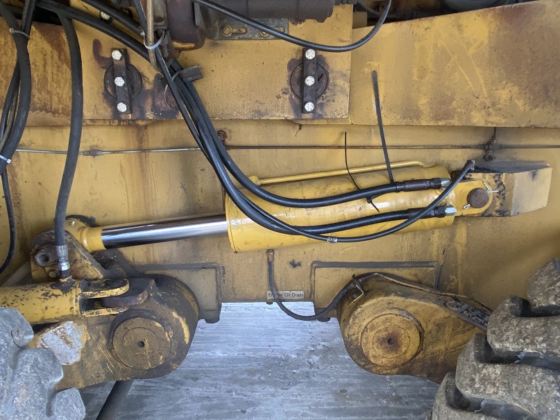 Railcar Mover, Trackmobile #4150TM, 42135 lb. Tractive Effort Rating, 130 HP, 6 cylinder, 4 speeds forward - Image 6