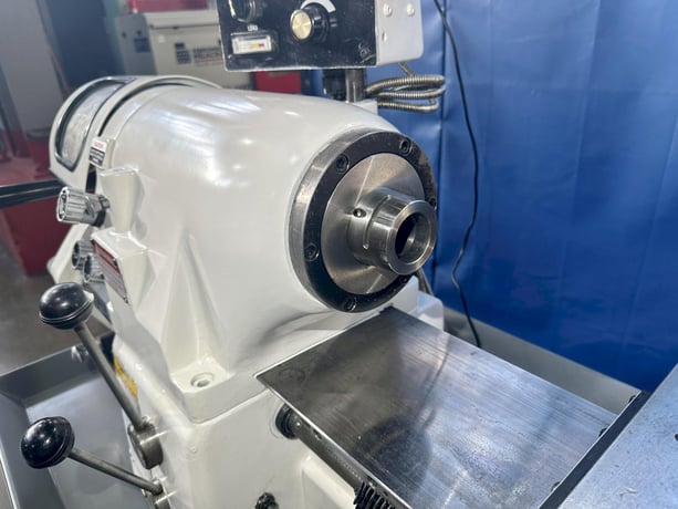 11" x 18" Victor #618EVS, precision lathe, collet chuck, 4000 RPM, compound cross slide, tailstock, 2005 - Image 6