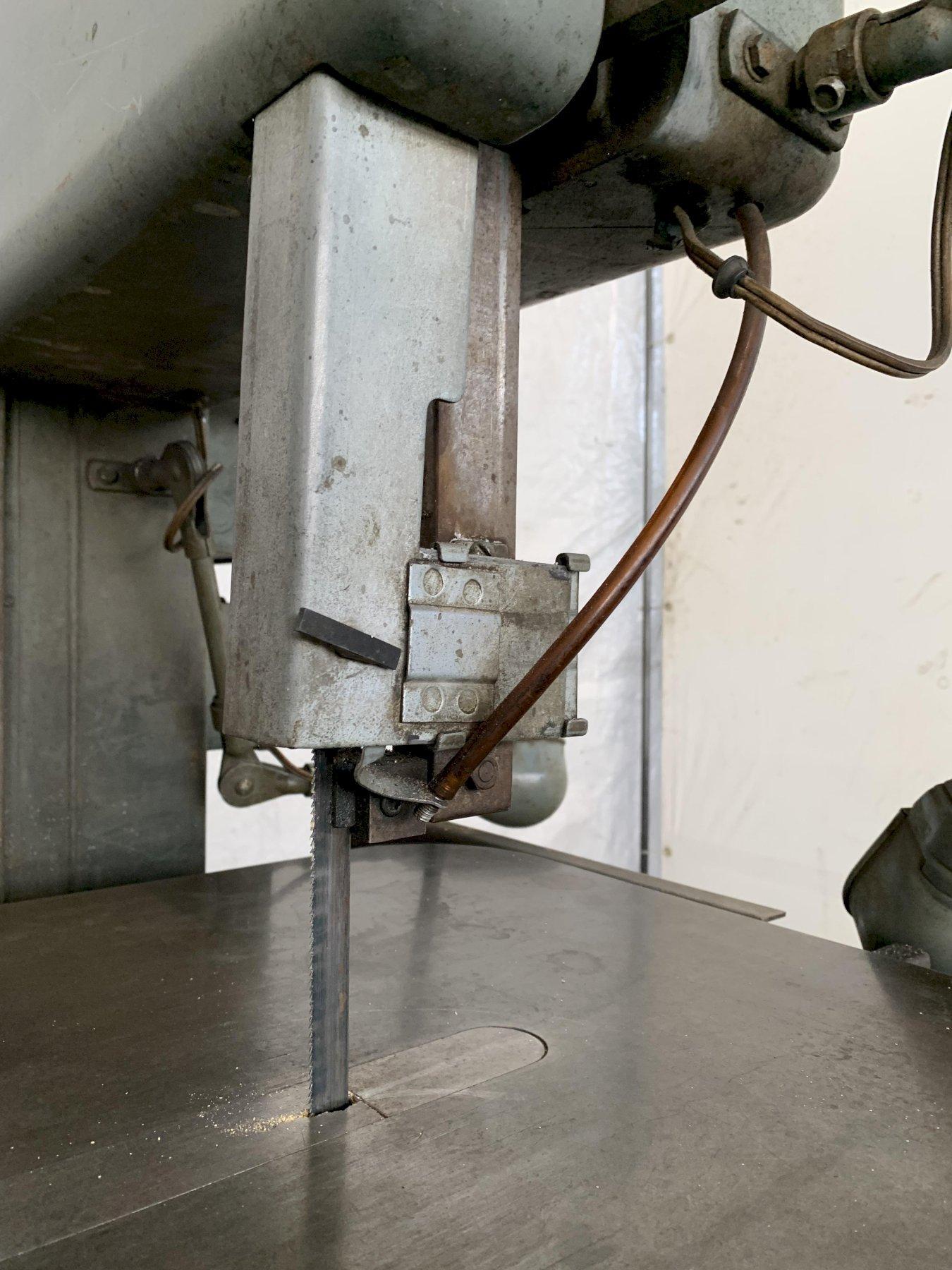 18" Grob #NS18, Vertical Bandsaw, 18" throat, 24" x 24" table, 2030 FPM, Welding & Grinding Attatchment - Image 4