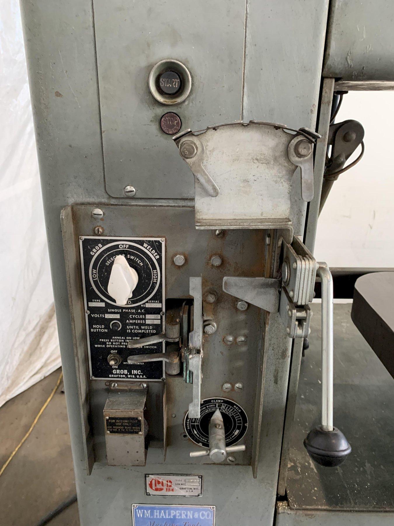 18" Grob #NS18, Vertical Bandsaw, 18" throat, 24" x 24" table, 2030 FPM, Welding & Grinding Attatchment - Image 5