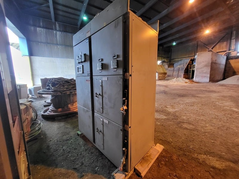 Siemens, Series 81000, 4160 Volts, Two-Column Motor Control Center (MCC) Section - Image 3