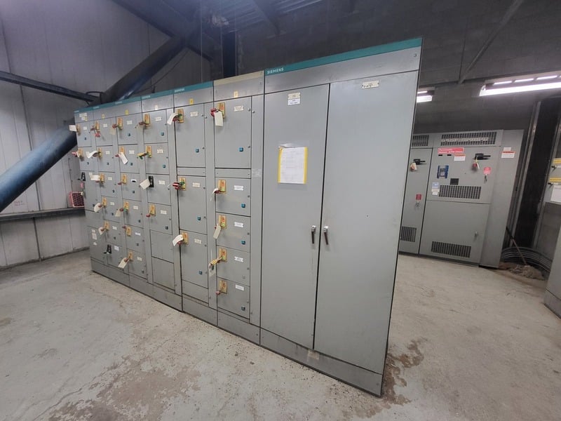 Siemens, 8PX, 600 Volts, 3-Phase Double-Sided Motor Control Center (MCC) - Image 3