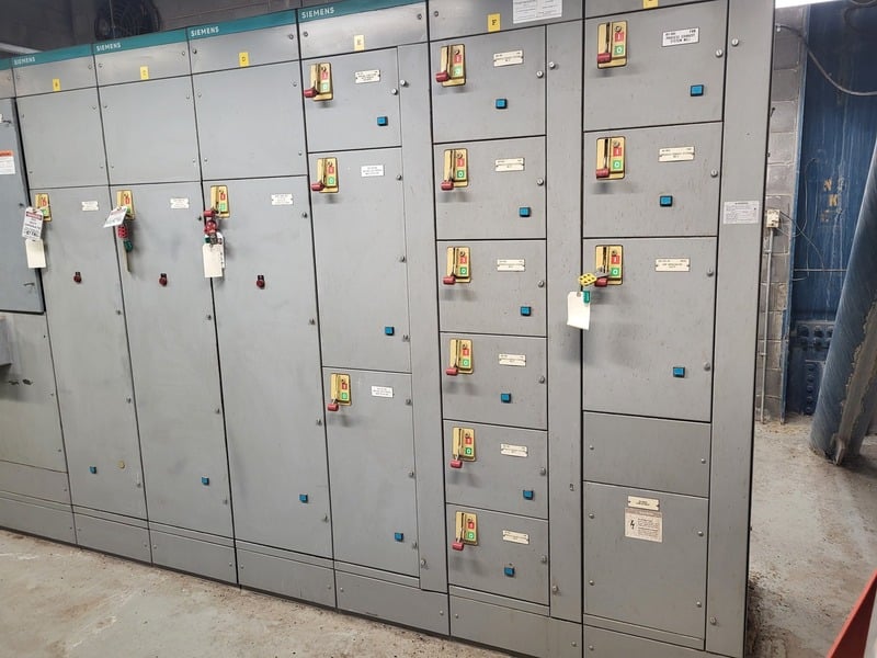 Siemens, 8PX, 600 Volts, 3-Phase Double-Sided Motor Control Center (MCC) - Image 4