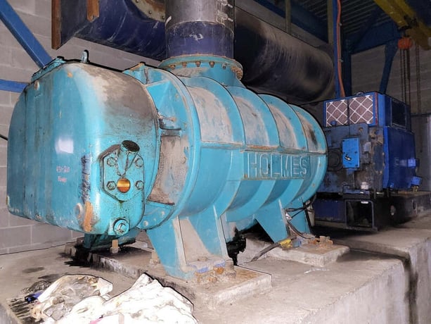 700 HP 1190 RPM Siemens, Frame 588US, induction motor, 4160 Volts, w/HR80 Bi-Lobe positive displacement blower - Image 1