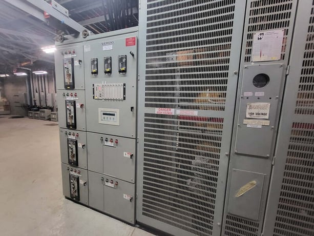 6000/9000 KVA 13800 Primary, 600Y/347 Secondary, Siemens, transformer w/switchgear unit - Image 1