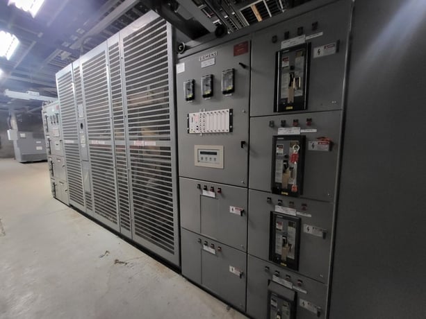 6000/9000 KVA 13800 Primary, 600Y/347 Secondary, Siemens, transformer w/switchgear unit - Image 5