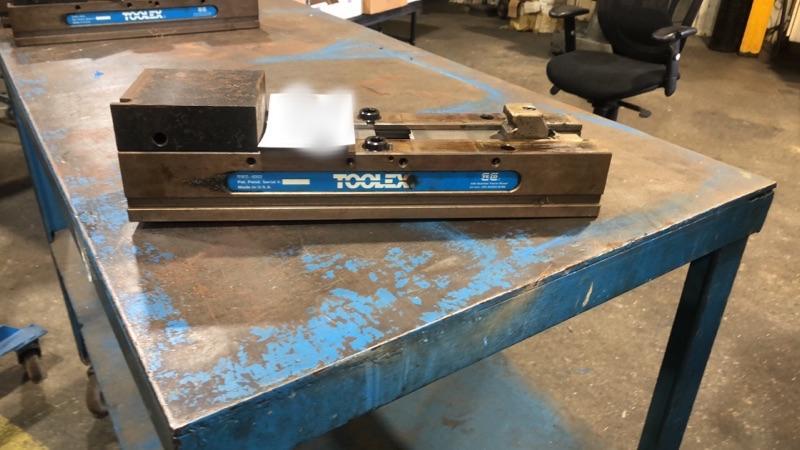Toolex #RES-4002, Double Station Vise, 4" Size - Image 3