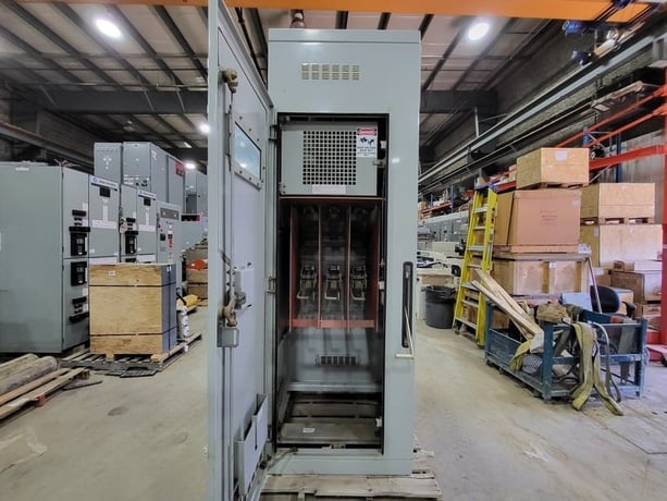 S & C Electric Co, switchgear unit, 1200 amps, 3 pole, 4760 Volts - Image 10