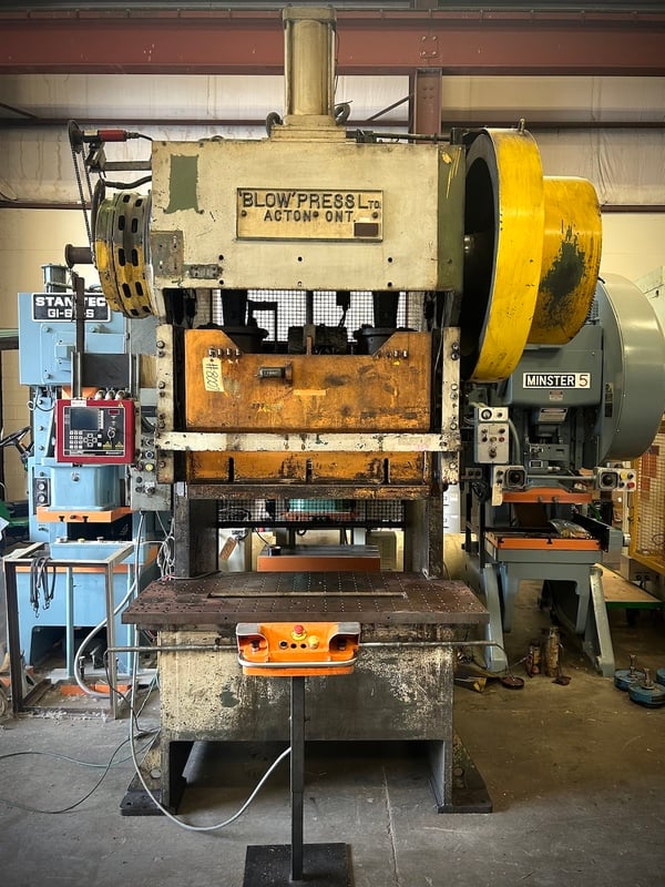 60 Ton, Blow #GD-60, 6" stroke, 21" Shut Height, 60" RL x 18" FB, 110 SPM, air clutch & brake, 1982 - Image 2